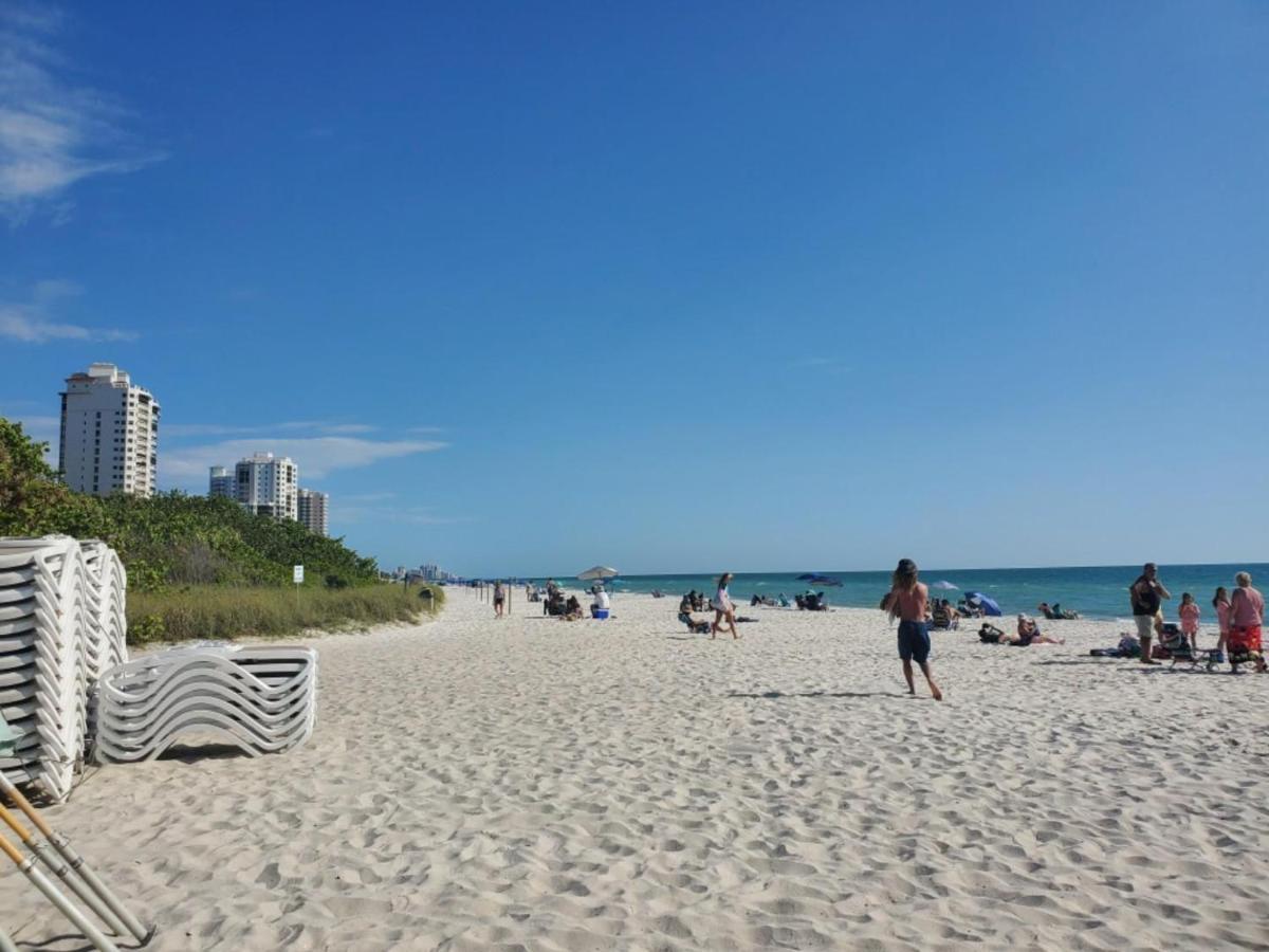 Few Steps To Ocean-4 Beach Cruisers & Free Parking & Private Backyard Jacksonville Beach Buitenkant foto