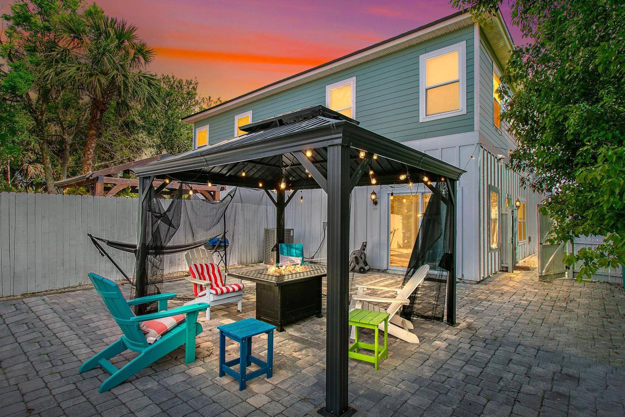 Few Steps To Ocean-4 Beach Cruisers & Free Parking & Private Backyard Jacksonville Beach Buitenkant foto